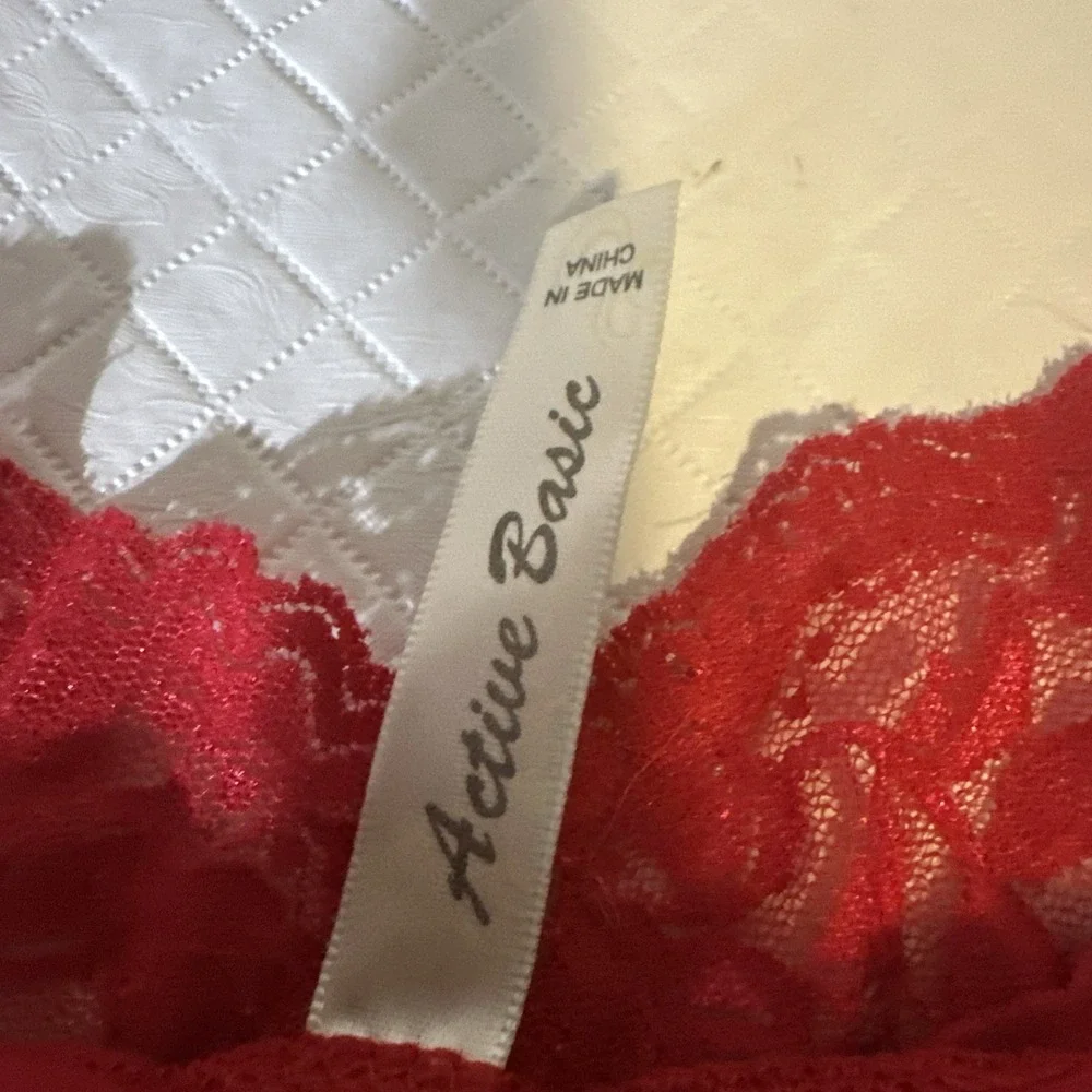 A&B Active Basic Womens Tank Top‎ Camisole Size S/M Red V Neck Lace Trim